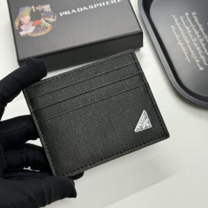 【AT13457】プラダの贅沢な牛革カードケース - エレガントで洗練されたビジネスアクセサリー | Prada Italy