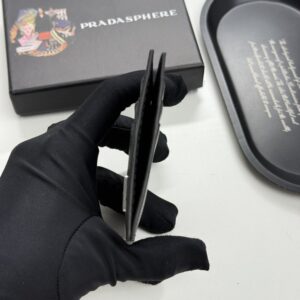 【AT13457】プラダの贅沢な牛革カードケース - エレガントで洗練されたビジネスアクセサリー | Prada Italy