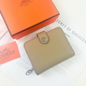 【AT13462】エルメス(Hermès) シルクインシリーズ カード付き財布 | 豪華なアプリコット色デザイン | Hermes