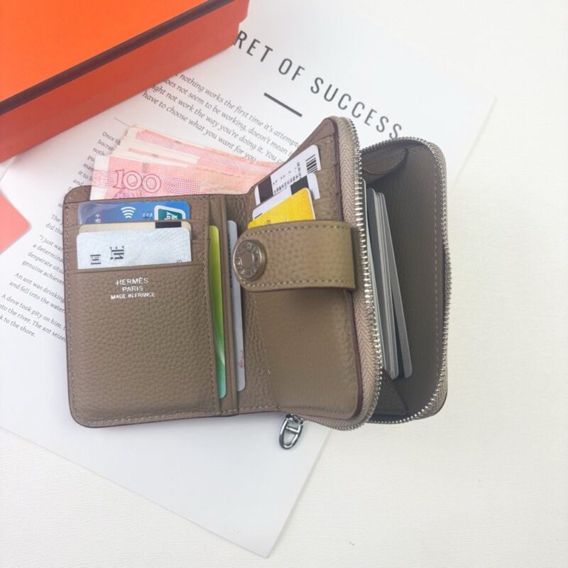【AT13462】エルメス(Hermès) シルクインシリーズ カード付き財布 | 豪華なアプリコット色デザイン | Hermes