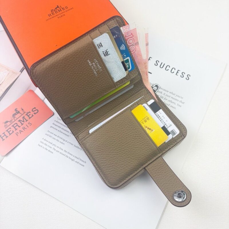 【AT13462】エルメス(Hermès) シルクインシリーズ カード付き財布 | 豪華なアプリコット色デザイン | Hermes