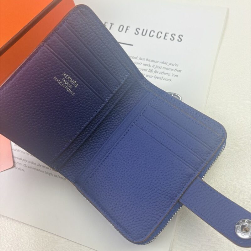 【AT13463】エルメス(Hermès)クラシックウォレット - 海軍ブルーのTogo牛革女性用財布 | Hermes