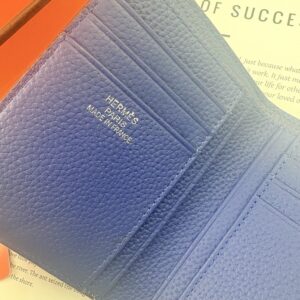 【AT13463】エルメス(Hermès)クラシックウォレット - 海軍ブルーのTogo牛革女性用財布 | Hermes