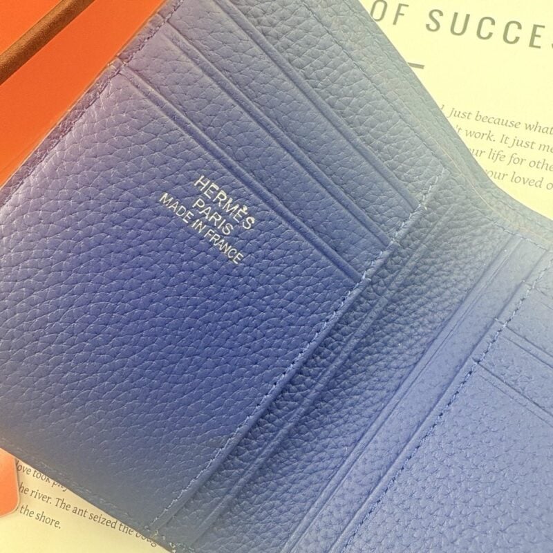【AT13463】エルメス(Hermès)クラシックウォレット - 海軍ブルーのTogo牛革女性用財布 | Hermes