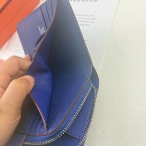 【AT13463】エルメス(Hermès)クラシックウォレット - 海軍ブルーのTogo牛革女性用財布 | Hermes