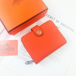 【AT13464】エルメスクラシックウォレット-高級オレンジ牛革、6つのカードスロット、ジッパーポケット付き | Hermes