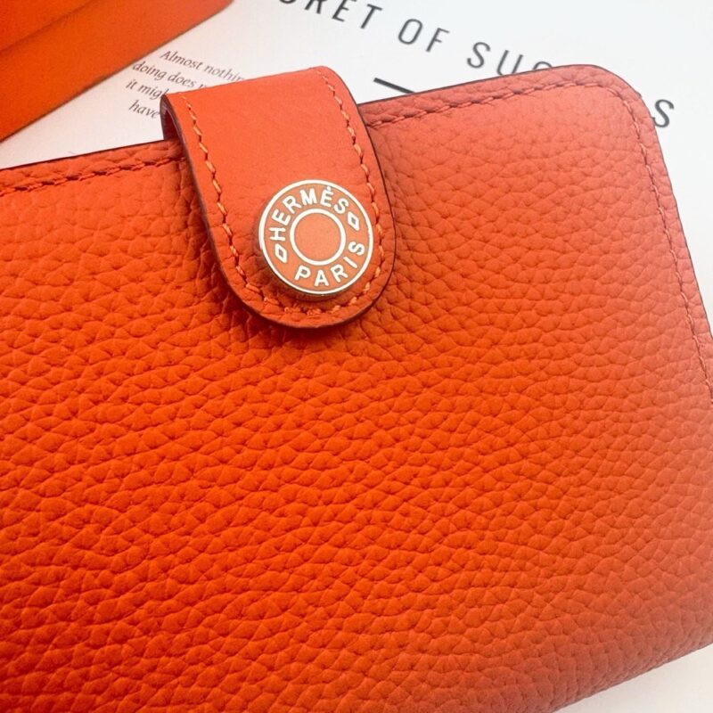 【AT13464】エルメスクラシックウォレット-高級オレンジ牛革、6つのカードスロット、ジッパーポケット付き | Hermes