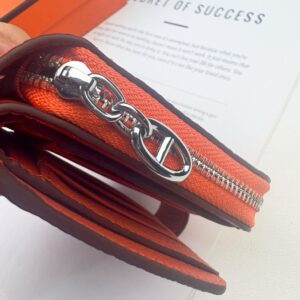 【AT13464】エルメスクラシックウォレット-高級オレンジ牛革、6つのカードスロット、ジッパーポケット付き | Hermes