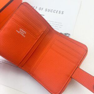 【AT13464】エルメスクラシックウォレット-高級オレンジ牛革、6つのカードスロット、ジッパーポケット付き | Hermes