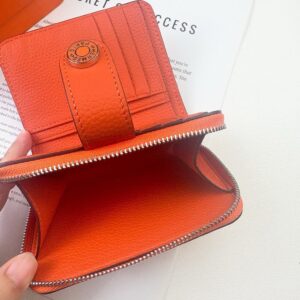 【AT13464】エルメスクラシックウォレット-高級オレンジ牛革、6つのカードスロット、ジッパーポケット付き | Hermes