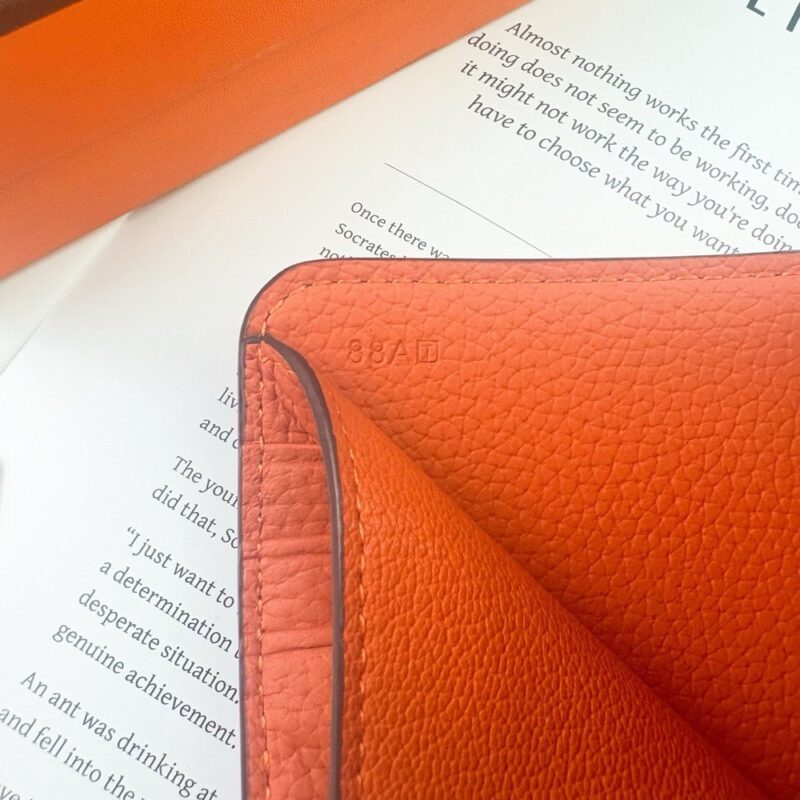 【AT13464】エルメスクラシックウォレット-高級オレンジ牛革、6つのカードスロット、ジッパーポケット付き | Hermes