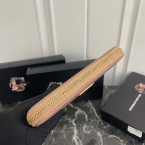 【AT13467】プラダ (Prada) レザー財布 ピンク色 ラグジュアリーな高級感とファッションアイテム | Prada