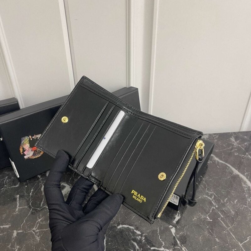【AT13471】プラダの小さな財布：究極の贅沢さとデザイン美を表現！ | Prada