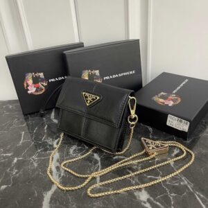 【AT13477】プラダ（Prada）ハイファッションの油蝋革カードケース、上質なレザーウォレット | Prada Milano