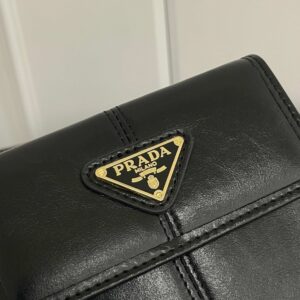 【AT13477】プラダ（Prada）ハイファッションの油蝋革カードケース、上質なレザーウォレット | Prada Milano