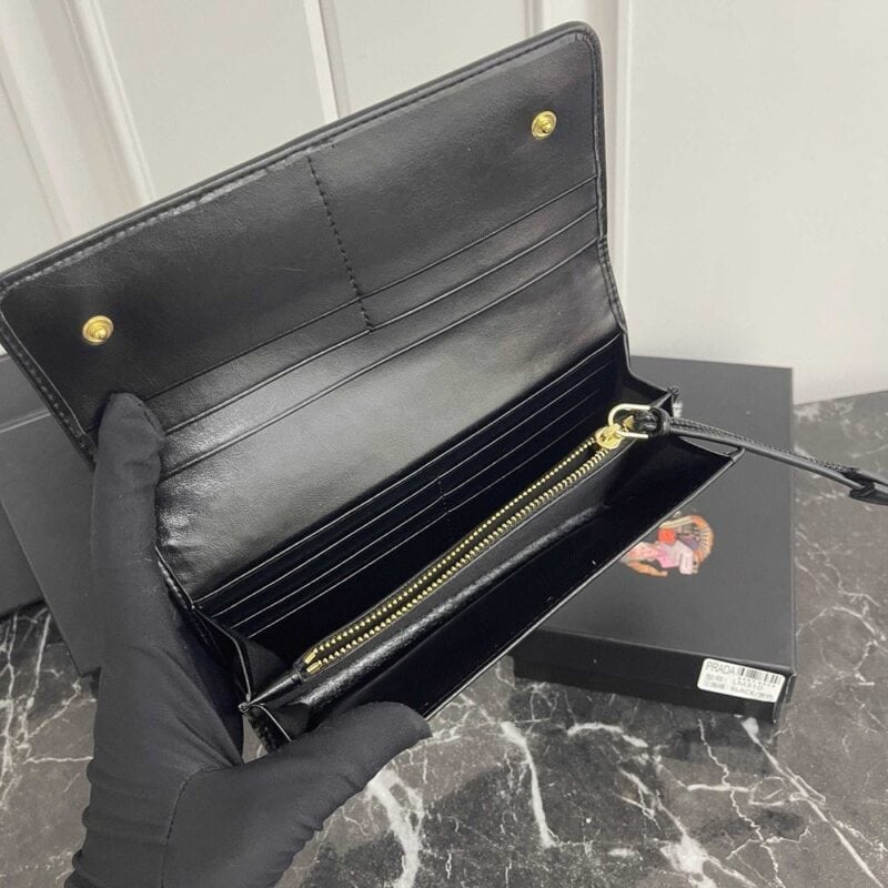 【AT13482】プラダ高級レザーウォレット｜オイルワックスレザー素材｜クラシックデザイン | Prada Italy