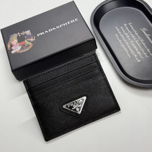 【AT13485】プラダの高級カードケース | 仔牛革製カードホルダー | Prada Milano