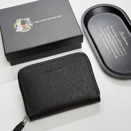 【AT13490】プラダPrada カーフスキンカードケース - エレガントな高級カードホルダー | Prada Italy