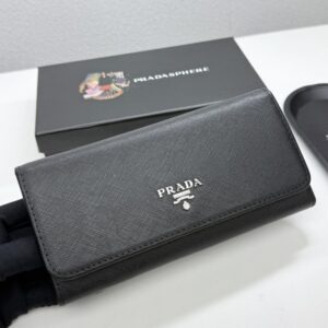 【AT13495】プラダのクラシックな高級財布 - 贅沢な輸入小牛革製、多機能内部スペース、ビジネスエリートに最適 | Prada