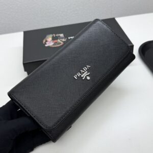 【AT13495】プラダのクラシックな高級財布 - 贅沢な輸入小牛革製、多機能内部スペース、ビジネスエリートに最適 | Prada