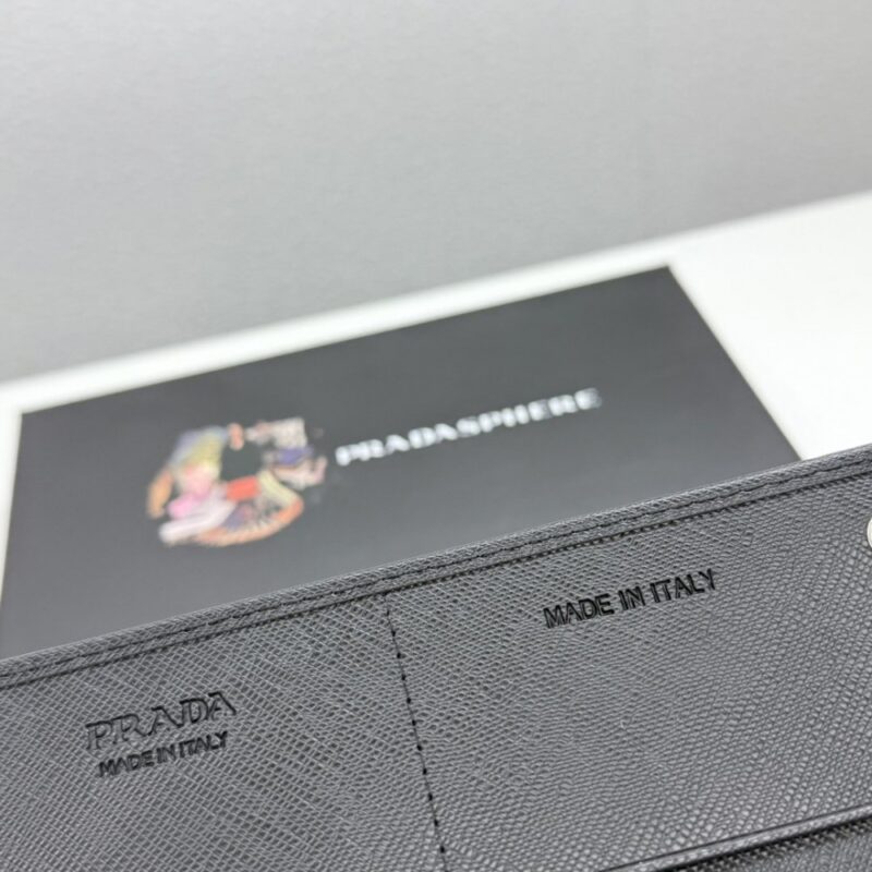 【AT13495】プラダのクラシックな高級財布 - 贅沢な輸入小牛革製、多機能内部スペース、ビジネスエリートに最適 | Prada