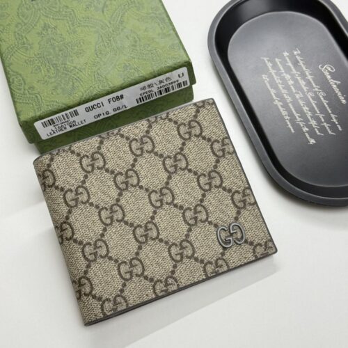 【AT13507】グッチ(Gucci) クラシックなモノグラム財布 - 高級ファッションと実用性が融合 | Gucci Firenze