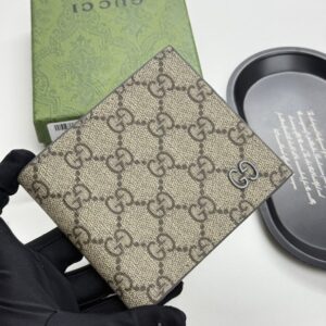 【AT13507】グッチ(Gucci) クラシックなモノグラム財布 - 高級ファッションと実用性が融合 | Gucci Firenze
