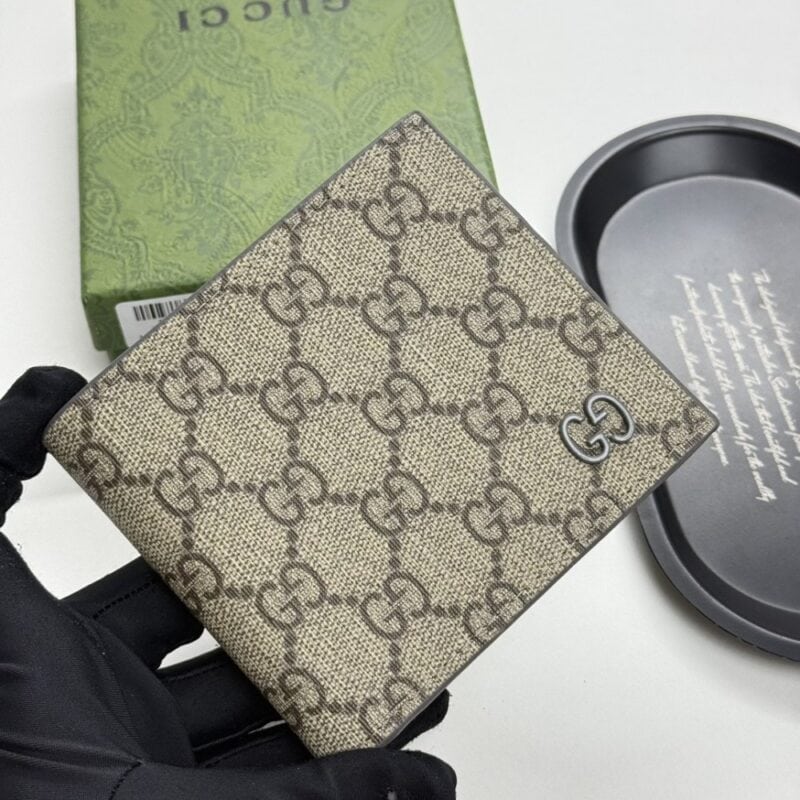 【AT13507】グッチ(Gucci) クラシックなモノグラム財布 - 高級ファッションと実用性が融合 | Gucci Firenze