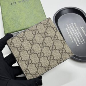 【AT13507】グッチ(Gucci) クラシックなモノグラム財布 - 高級ファッションと実用性が融合 | Gucci Firenze