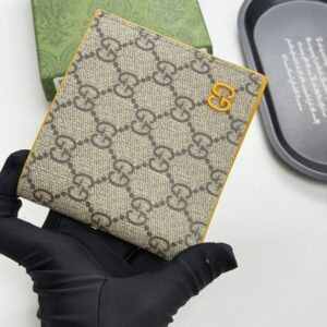 【AT13509】グッチのクラシックな財布 - 高級な日常アクセサリー | Gucci Italy