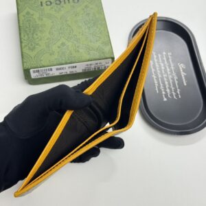 【AT13509】グッチのクラシックな財布 - 高級な日常アクセサリー | Gucci Italy