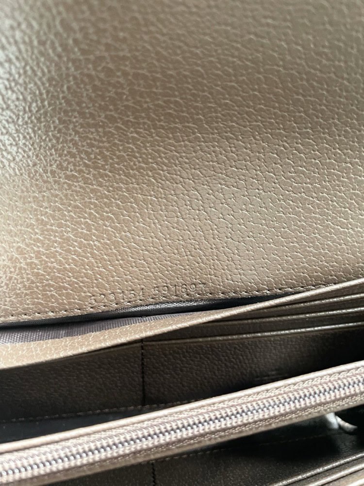 【AT13523】グッチ Gucci 高級レザー財布 モノグラム柄 多機能デザイン チェーン付きバッグ エレガントなカラー | Gucci Italy