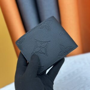 【AT13527】エンボスレザー名刺入れ ブラック ビジネスエリート向け高級 財布 ウォレット | Louis Vuitton