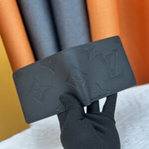 【AT13527】エンボスレザー名刺入れ ブラック ビジネスエリート向け高級 財布 ウォレット | Louis Vuitton