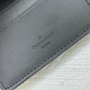 【AT13527】エンボスレザー名刺入れ ブラック ビジネスエリート向け高級 財布 ウォレット | Louis Vuitton