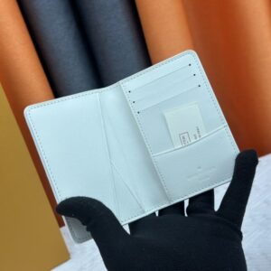 【AT13528】ルイ・ヴィトン Monogram Shadow グレーマルチユースウォレット | Louis Vuitton Malletier