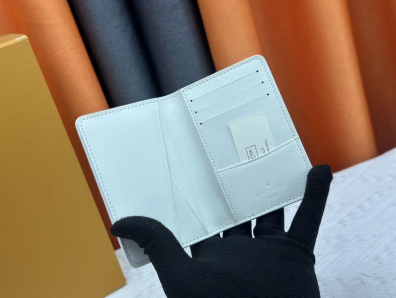 【AT13528】ルイ・ヴィトン Monogram Shadow グレーマルチユースウォレット | Louis Vuitton Malletier