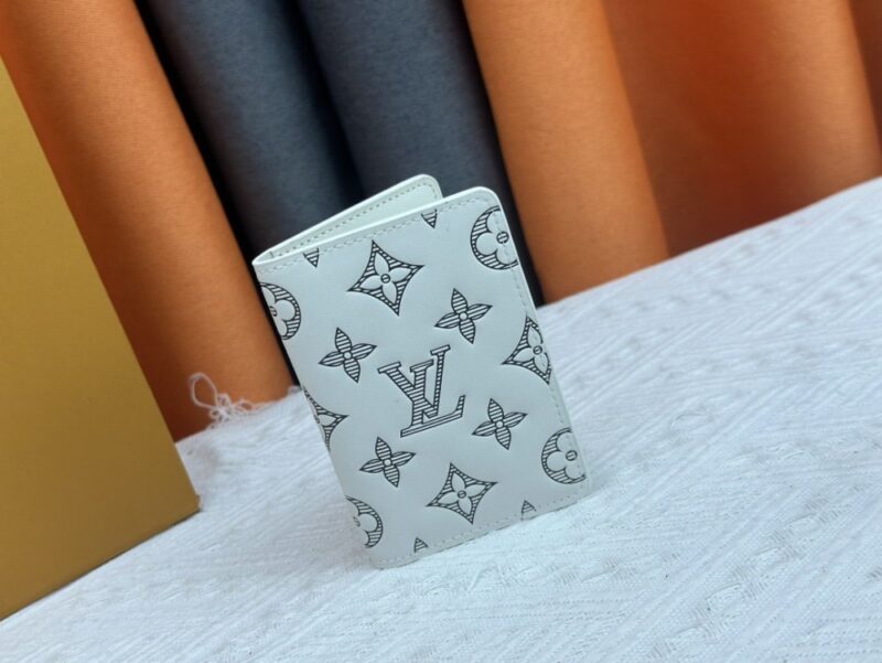 【AT13528】ルイ・ヴィトン Monogram Shadow グレーマルチユースウォレット | Louis Vuitton Malletier
