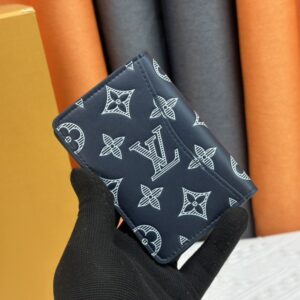【AT13529】ルイ・ヴィトン モノグラムシャドウシリーズ財布 - クラシックな贅沢さとファッショナブルさを兼ね備えた小物 | Louis Vuitton Paris
