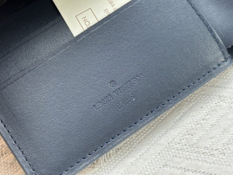 【AT13530】ルイ・ヴィトンのマルチプルシリーズシャドウ小牛革財布 | Louis Vuitton Paris