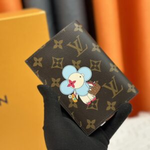 【AT13531】ルイ・ヴィトンのモノグラムパスポートケース - スタイリッシュで実用的な旅行アクセサリー | Louis Vuitton Paris
