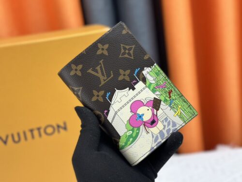 【AT13533】ルイ・ヴィトンLV ブルー パンダパスポートホルダー、高級アートと実用性が融合した旅行用アクセサリー | LV