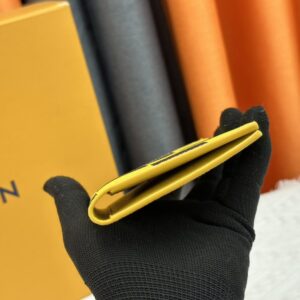 【AT13534】ルイ・ヴィトン チェッカーボード柄パスポートケース - 高級カーフレザー製、マルチポケット、国際旅行用 | LV