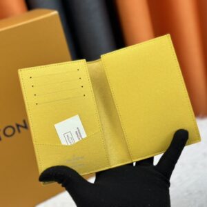 【AT13534】ルイ・ヴィトン チェッカーボード柄パスポートケース - 高級カーフレザー製、マルチポケット、国際旅行用 | LV