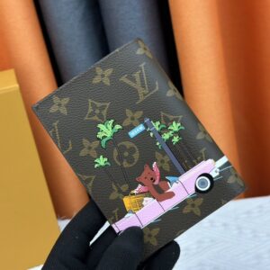 【AT13535】ルイ・ヴィトンのホリデーコレクションパスポートケース | Louis Vuitton Paris