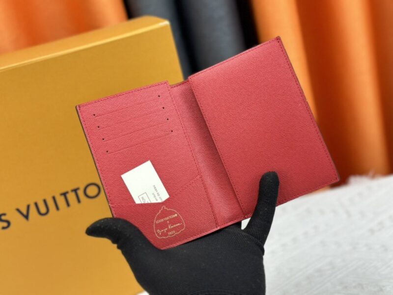 【AT13537】ルイ・ヴィトン モノグラム柄カラフルパスポートケース | LV