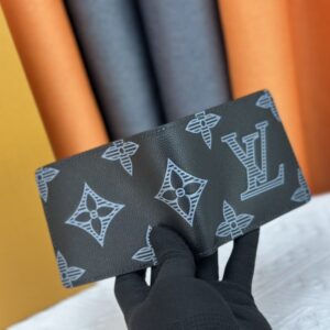 【AT13538】高級感漂うトロワのシャドウレザー財布 - Classic Luxury Wallet | LV