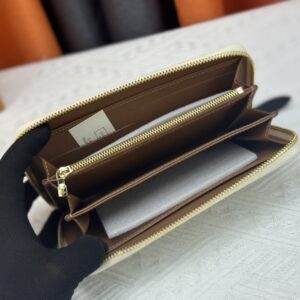 【AT13540】ルイ・ヴィトン（Louis Vuitton）のClémenceシリーズ 財布 - モノグラムエンブレントレザー製のエレガントな小物 | Louis Vuitton