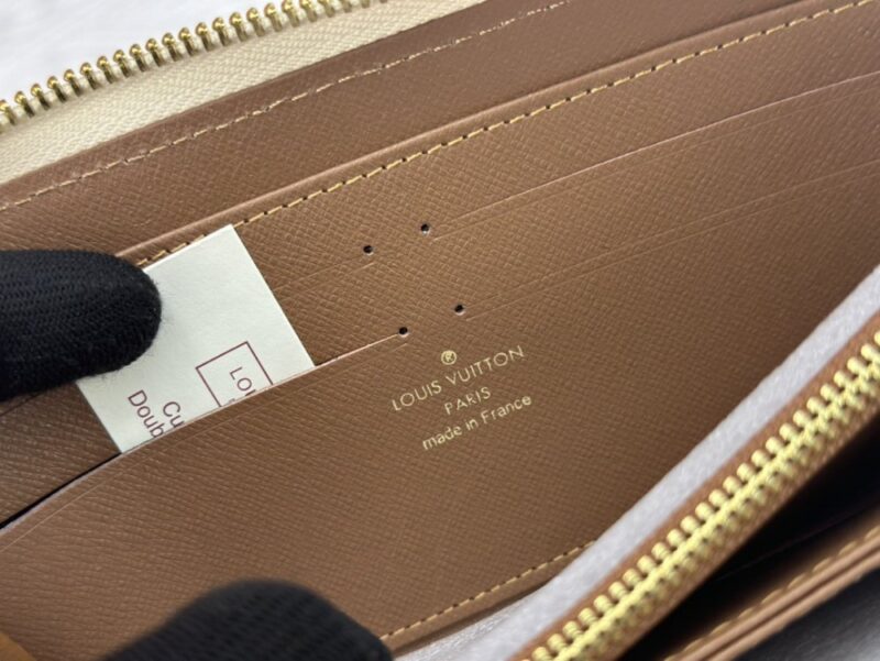 【AT13540】ルイ・ヴィトン（Louis Vuitton）のClémenceシリーズ 財布 - モノグラムエンブレントレザー製のエレガントな小物 | Louis Vuitton