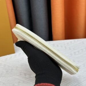 【AT13543】ルイ・ヴィトン ダミエシリーズのクラシックな柄が特徴のグラデーションカラー財布 | LV